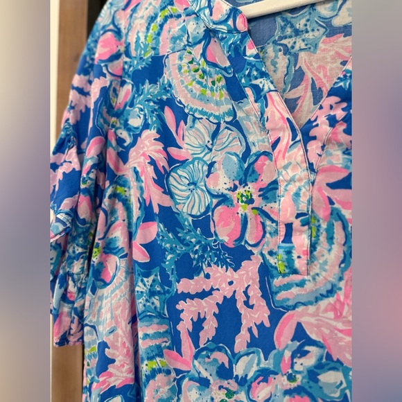 Lilly Pulitzer Quinna Short Sleeve top - Picture 4 of 5